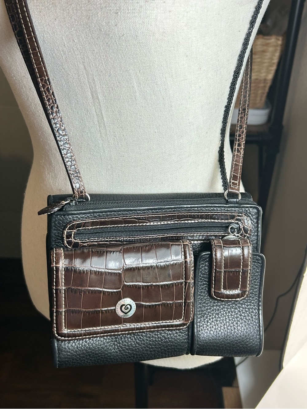 Brighton Vintage Pebble Leather Crossbody Purse Two-tone Black Brown Organizer